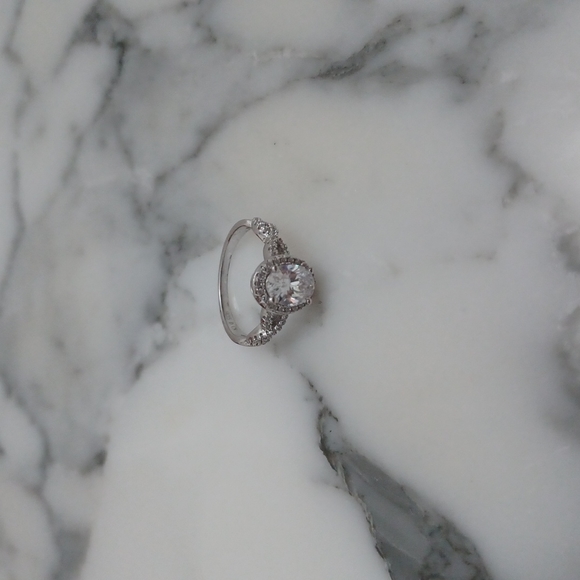 Engagement Ring Sterling Silver Cubic Zirconia Size 7 - Picture 1 of 16